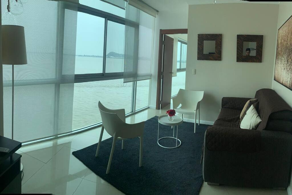 Apartamento Vista Al Rio Puerto Santana Riverfront 1 Guayaquil Buitenkant foto