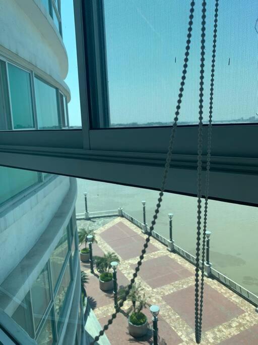 Apartamento Vista Al Rio Puerto Santana Riverfront 1 Guayaquil Buitenkant foto